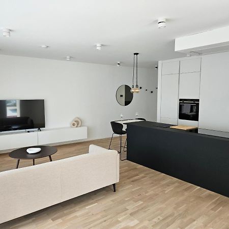 New Spacious Two Bedroom Center With Parking, Near Public Transport Luxemburg Exteriör bild