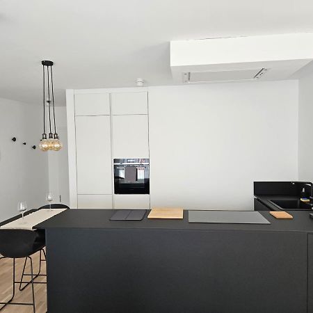 New Spacious Two Bedroom Center With Parking, Near Public Transport Luxemburg Exteriör bild