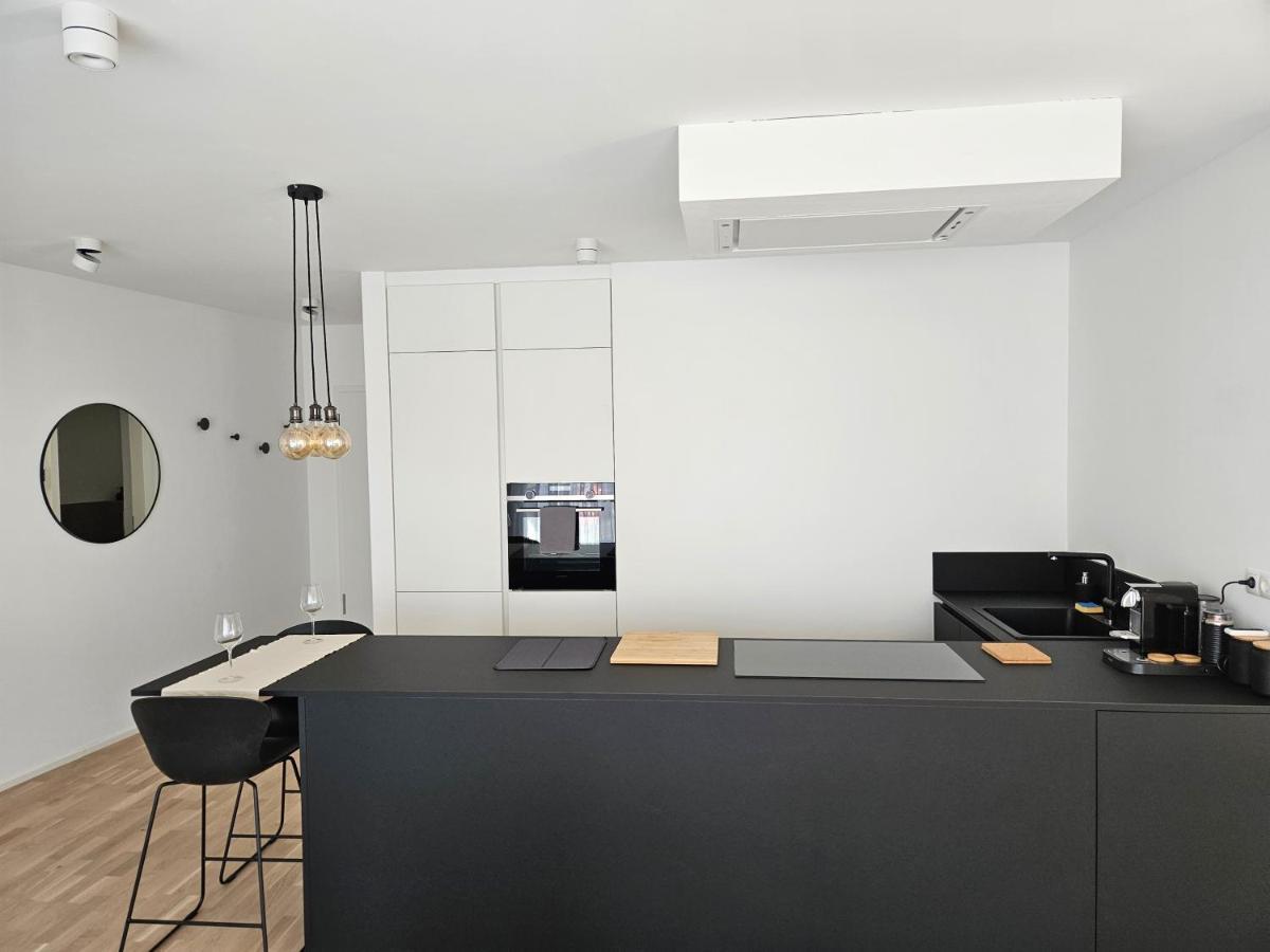 New Spacious Two Bedroom Center With Parking, Near Public Transport Luxemburg Exteriör bild